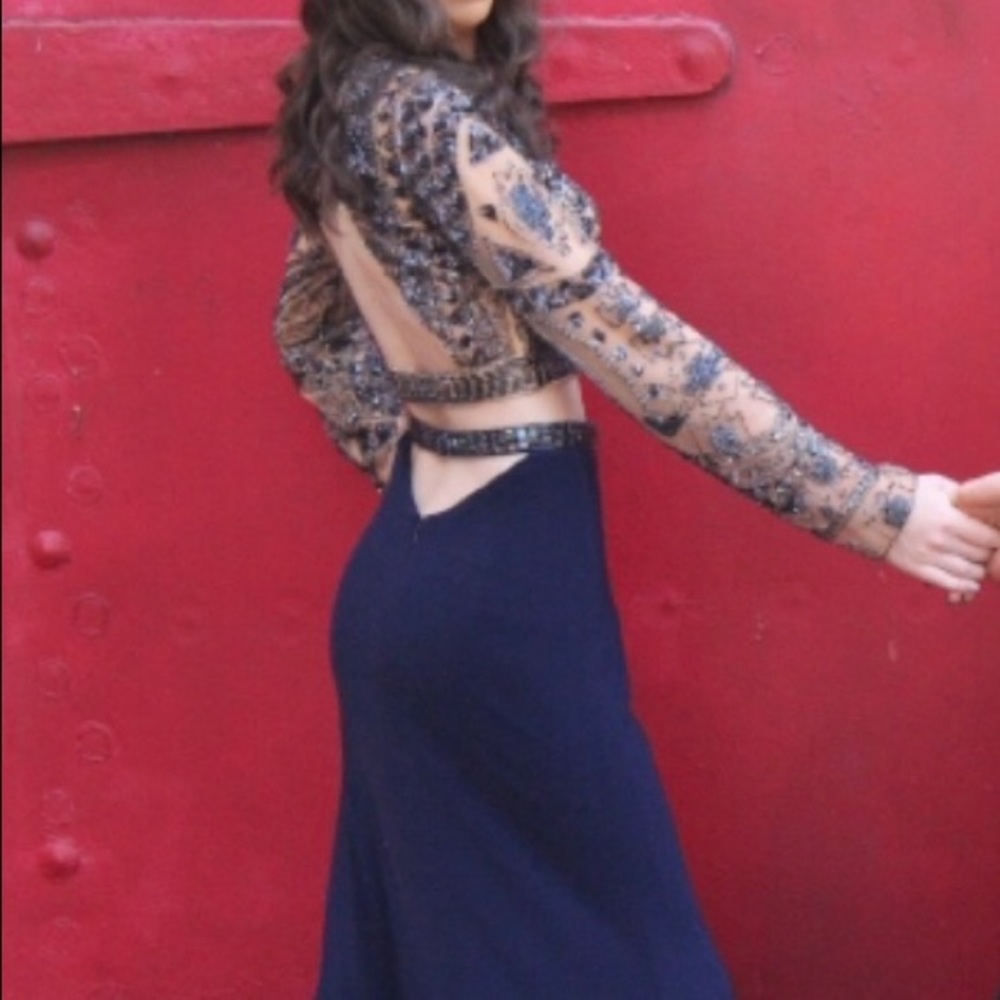 Sherri Hill prom dress! Sz 0 but fits like a 00. - Picture 2 of 4